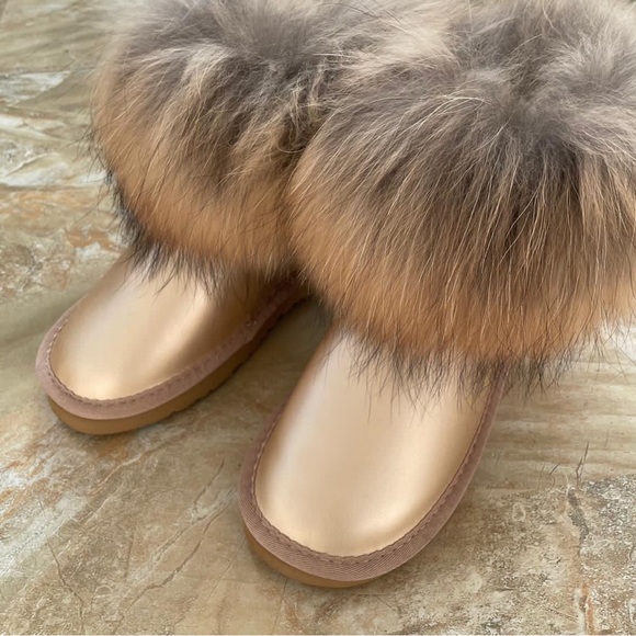 Boots with fur - Picture 1 of 3